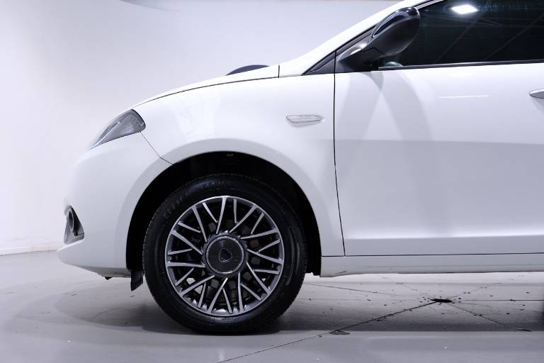 LANCIA Ypsilon 11