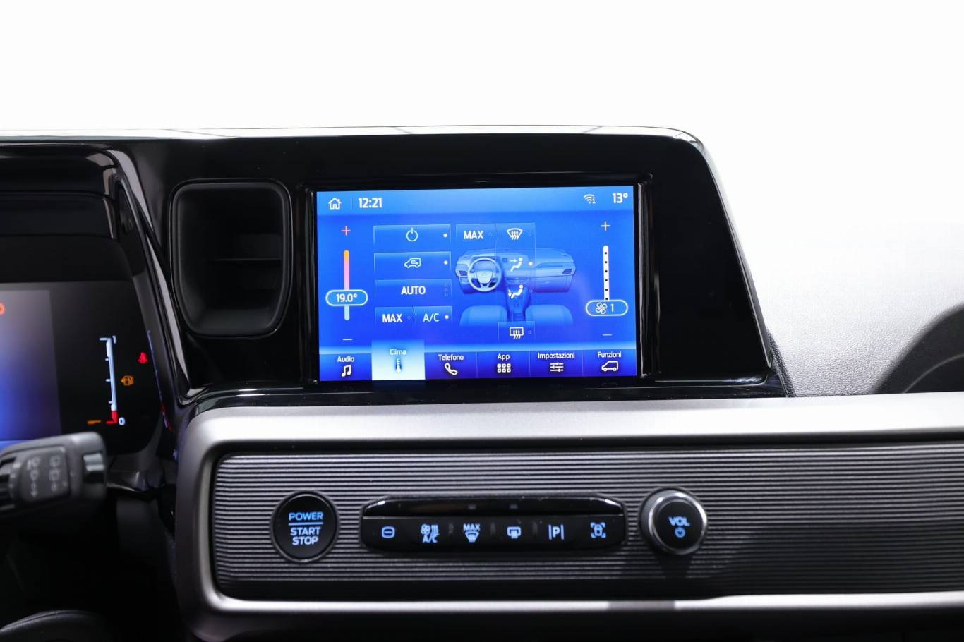 FORD Tourneo Courier 29
