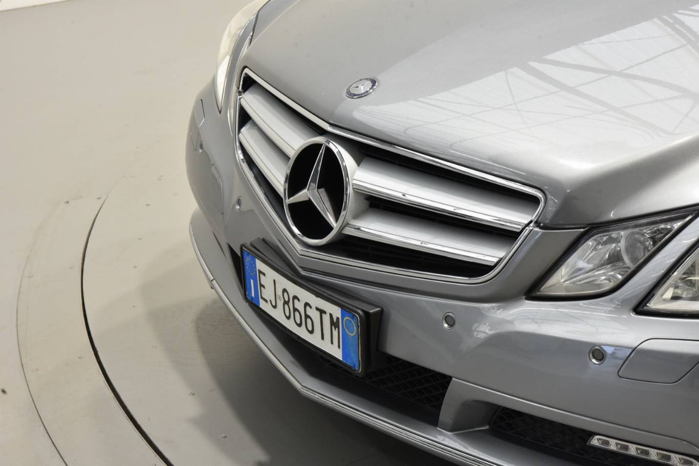 MERCEDES-BENZ E 220 53