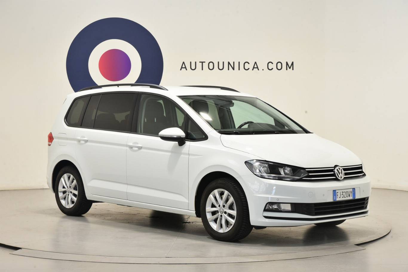 VOLKSWAGEN Touran 29