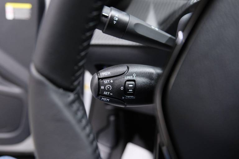 PEUGEOT 2008 25