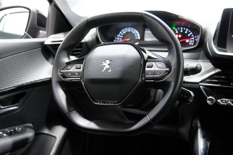 PEUGEOT 208 38