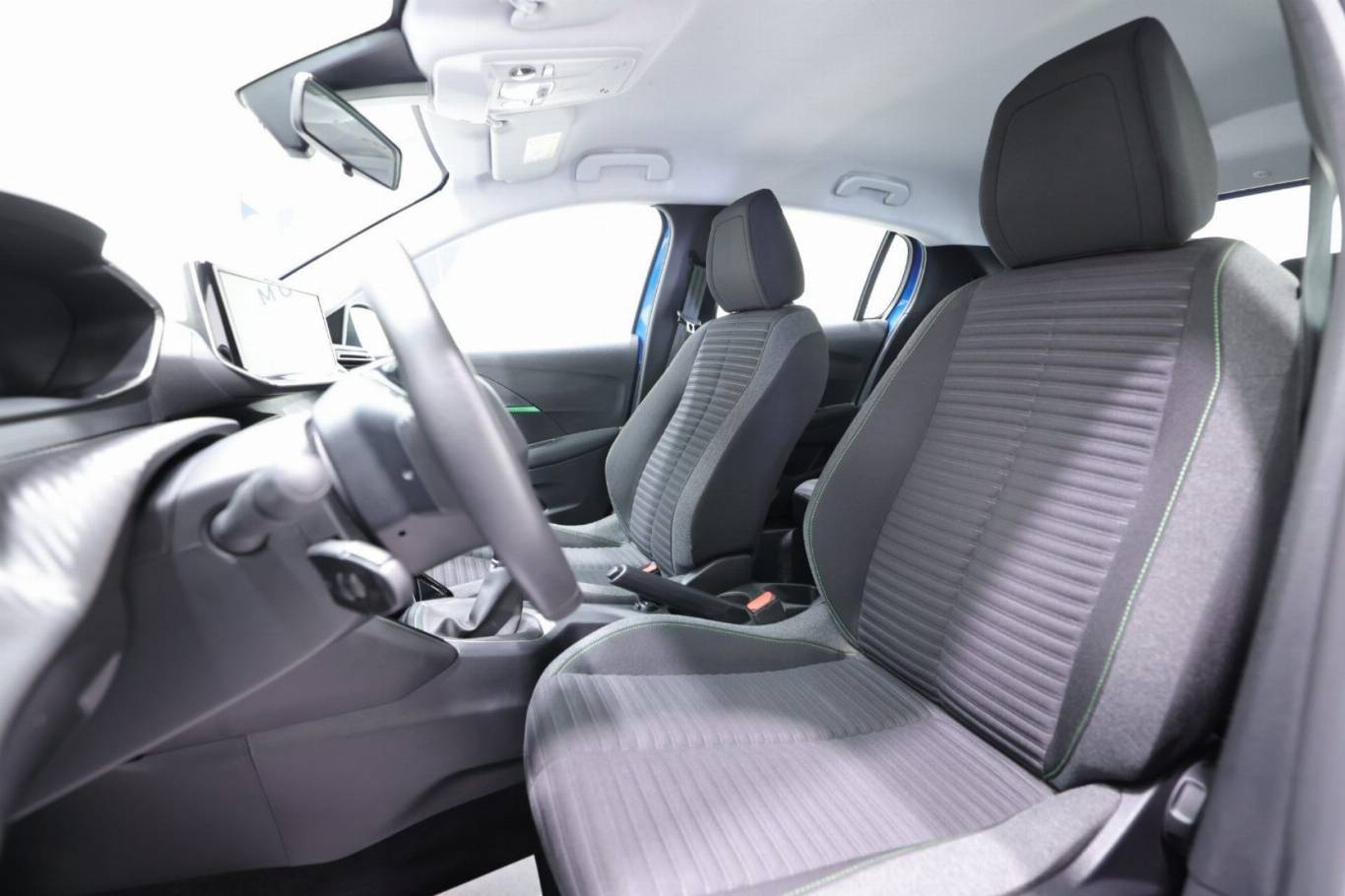 PEUGEOT 208 6