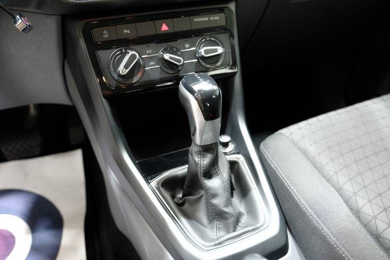 VOLKSWAGEN T-Cross 25