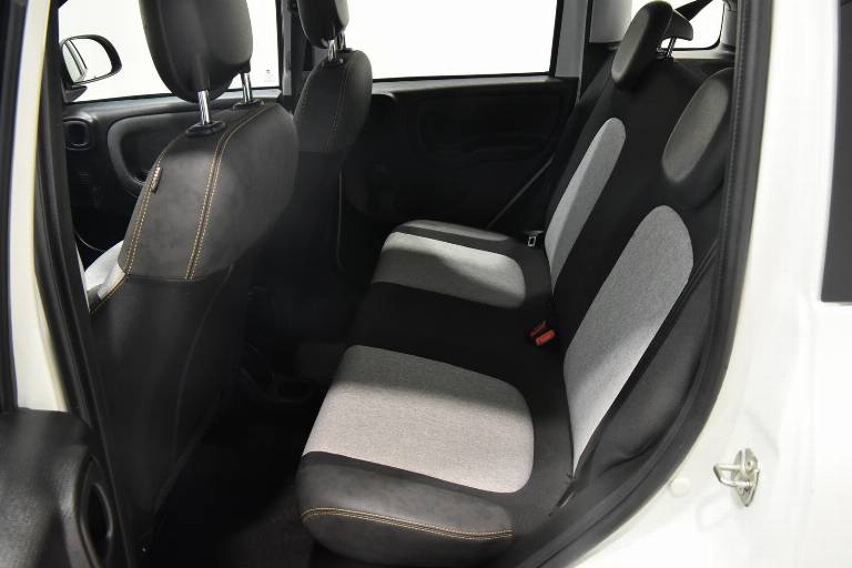 FIAT Panda Cross 37