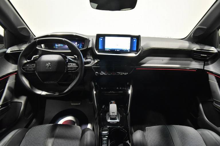 PEUGEOT 208 22