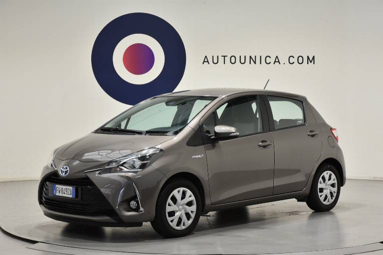 TOYOTA Yaris 1