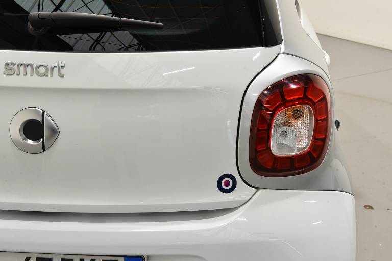 SMART ForFour 19