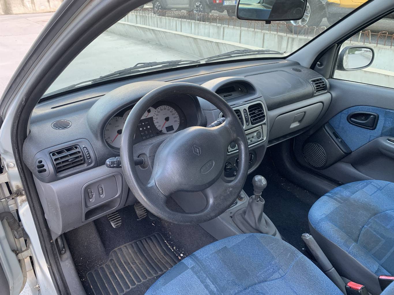 RENAULT Clio 2ª serie 9