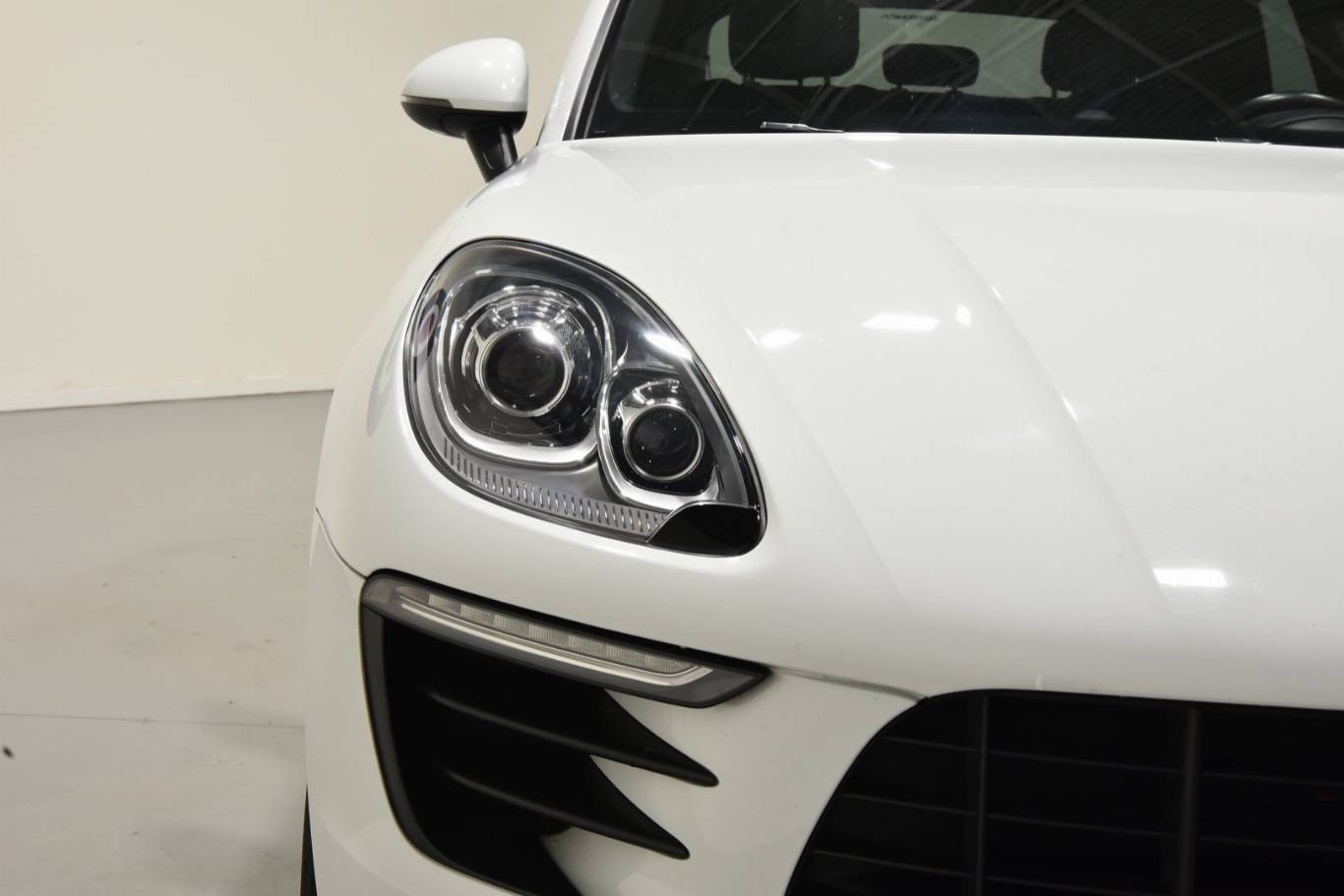 PORSCHE Macan 35