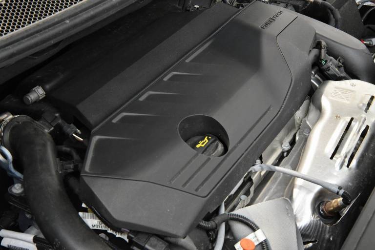 PEUGEOT 5008 58