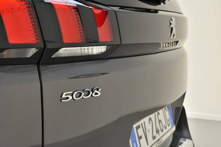 PEUGEOT 5008 62