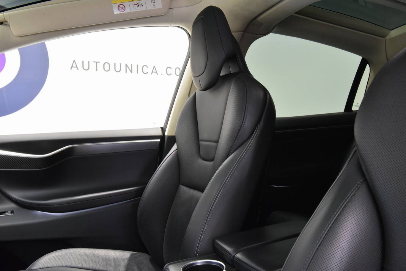 TESLA Model X 59