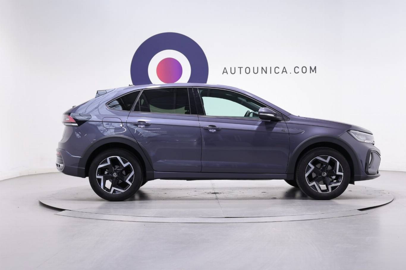 VOLKSWAGEN Taigo 4