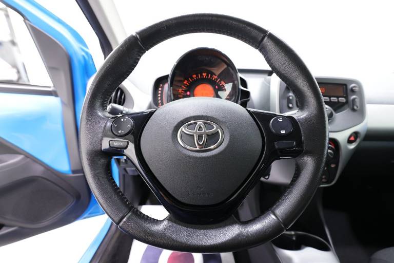 TOYOTA Aygo 7