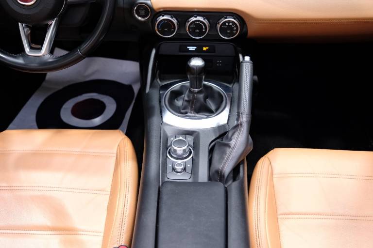 FIAT 124 Spider 38