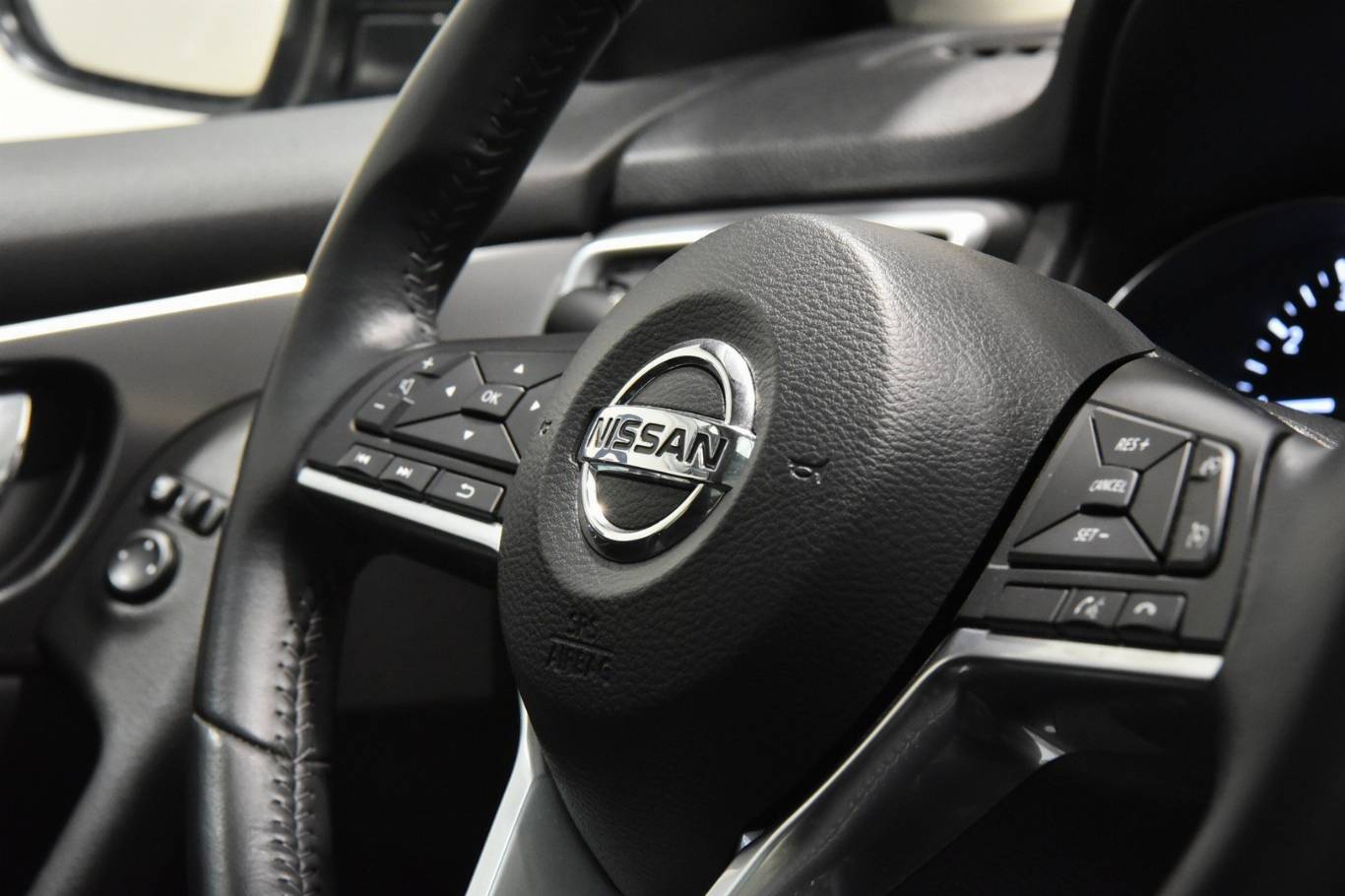 NISSAN Qashqai 24