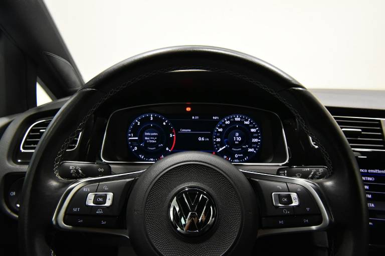 VOLKSWAGEN Golf 9