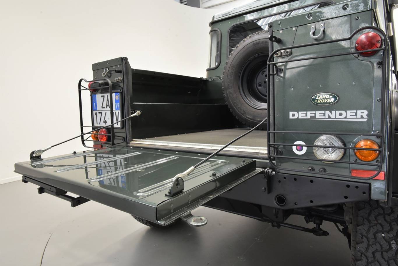 LAND ROVER Defender 68