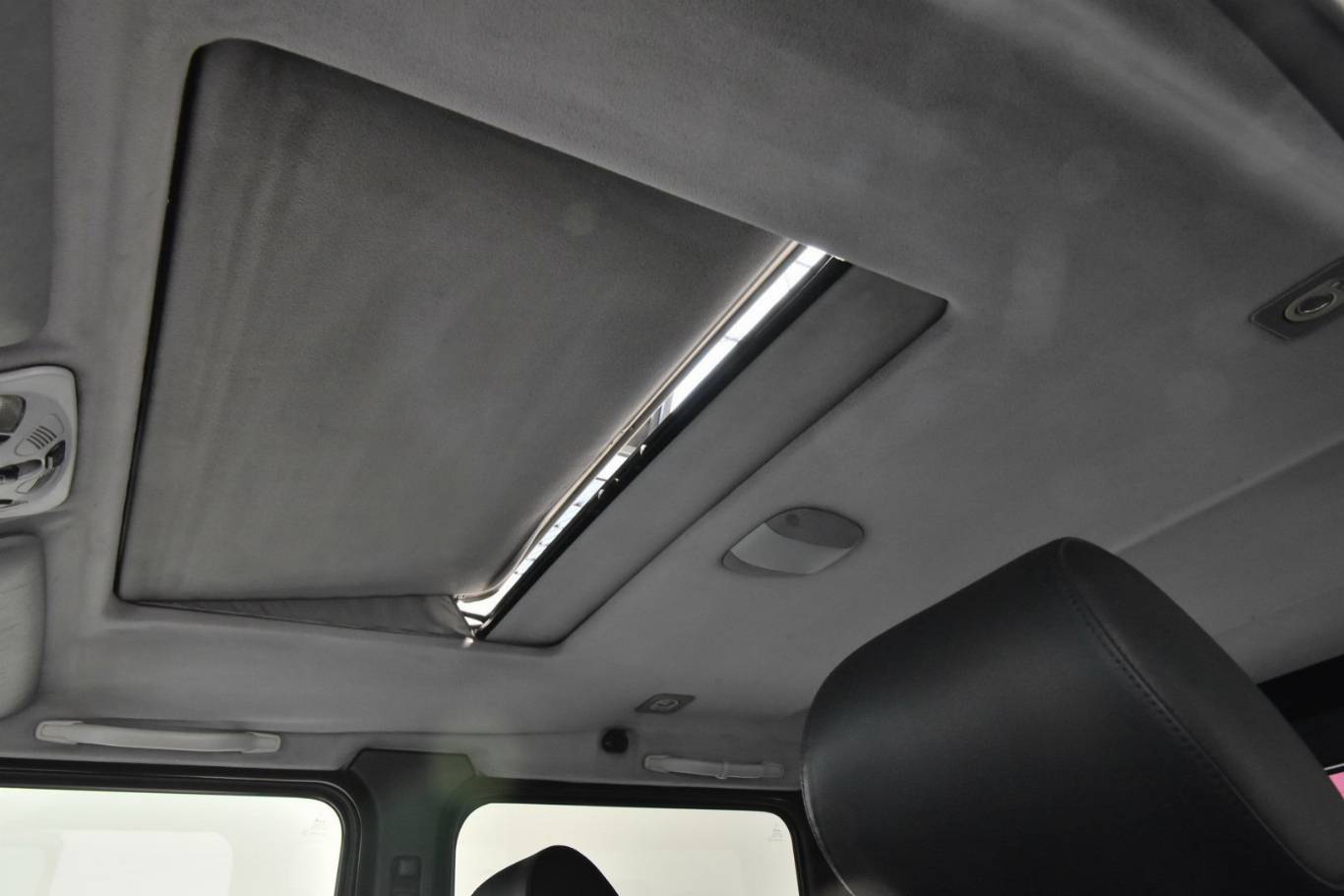 MERCEDES-BENZ G 400 74