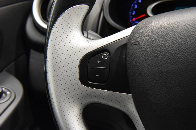 RENAULT Clio 10