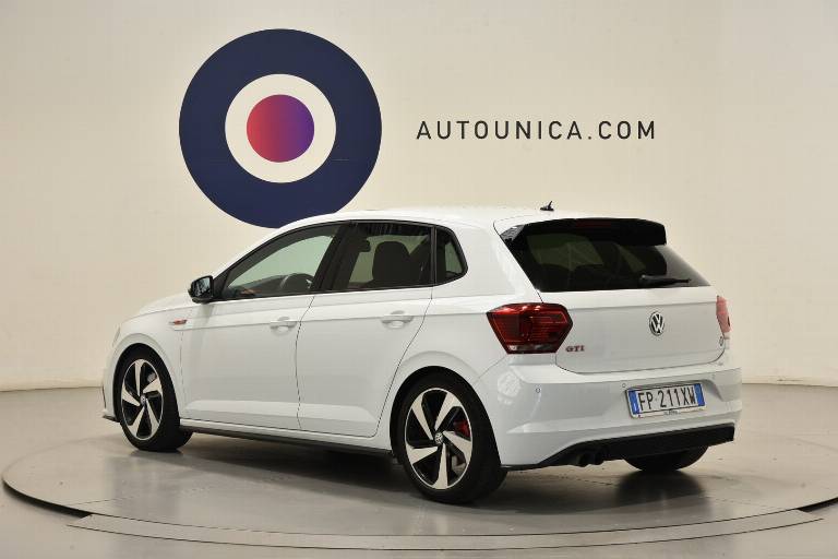 VOLKSWAGEN Polo GTI 2