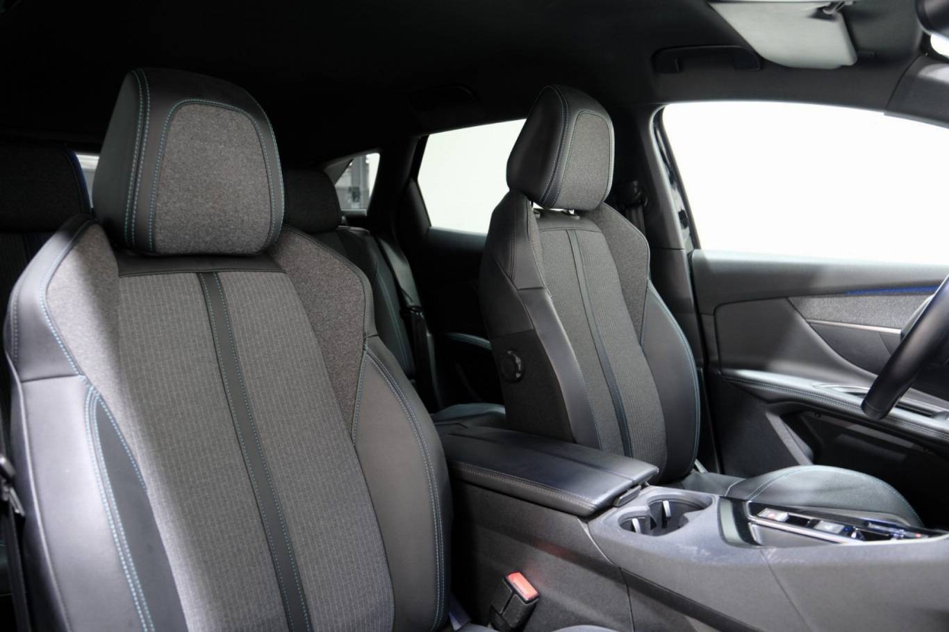 PEUGEOT 3008 60