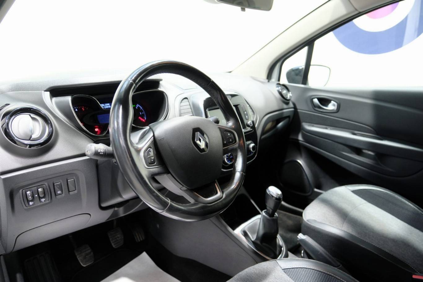 RENAULT Captur 5