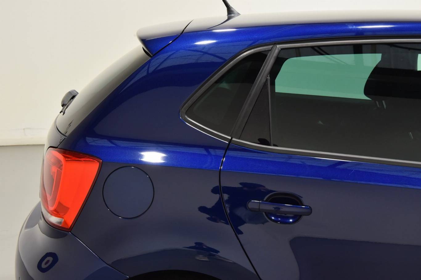 VOLKSWAGEN Polo 42