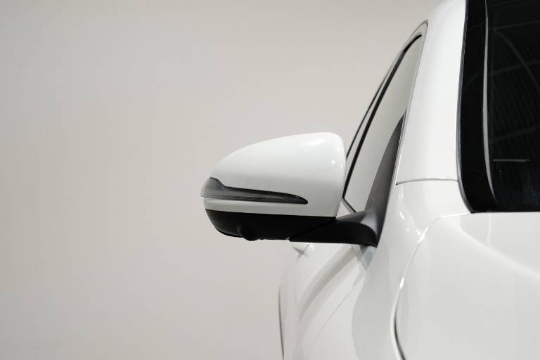 MERCEDES-BENZ GLC 200 60