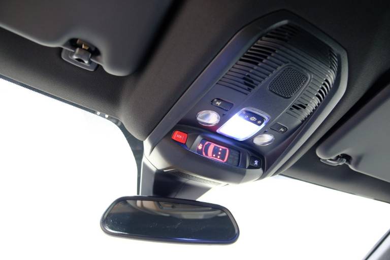 PEUGEOT 3008 31