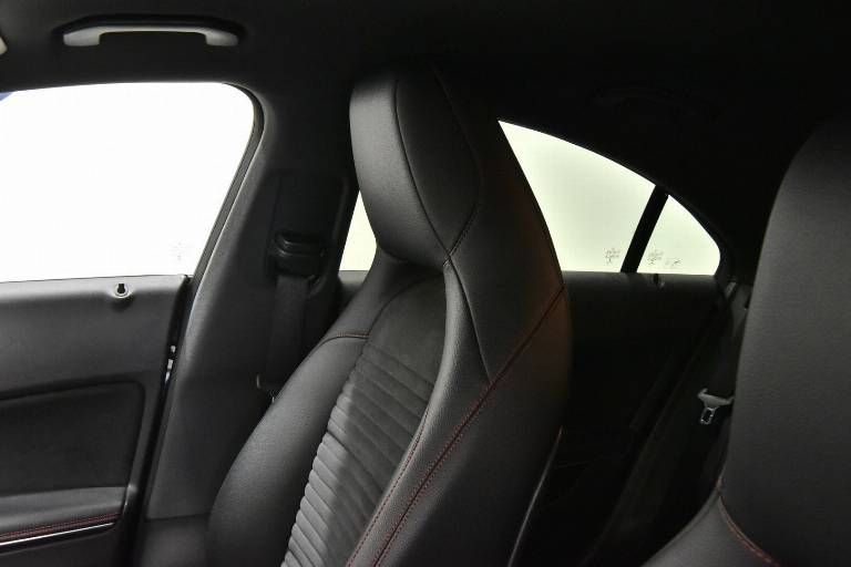 MERCEDES-BENZ CLA 180 20