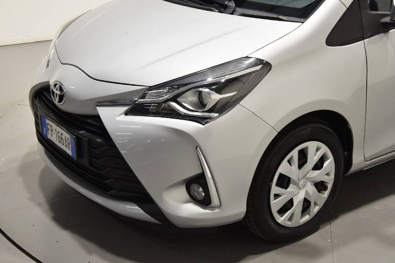 TOYOTA Yaris 36