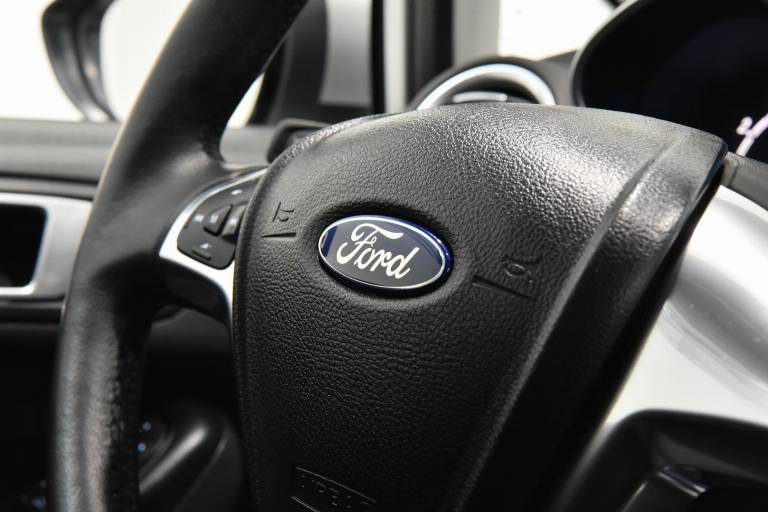FORD Fiesta 8