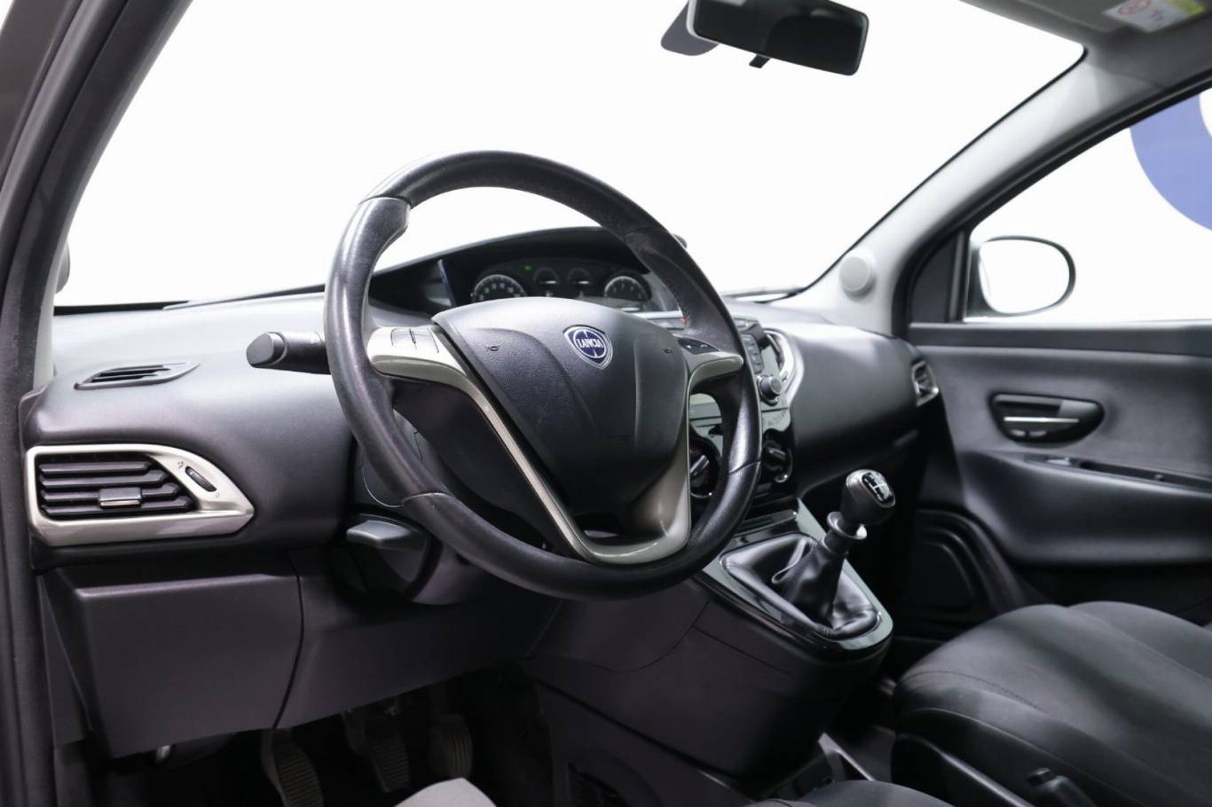 LANCIA Ypsilon 5