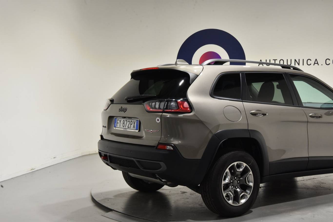 JEEP Cherokee 16