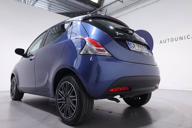 LANCIA Ypsilon 32