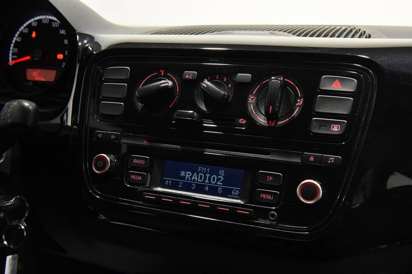 VOLKSWAGEN Up! 26