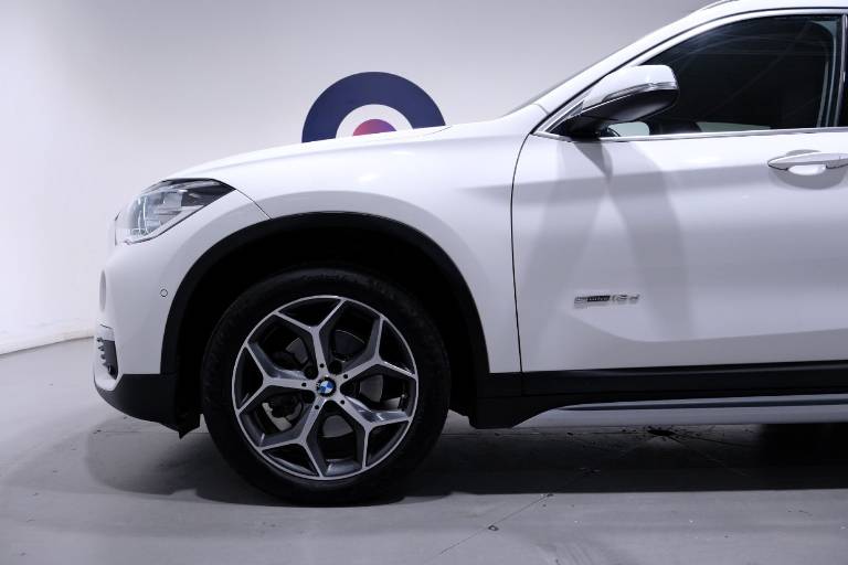 BMW X1 11