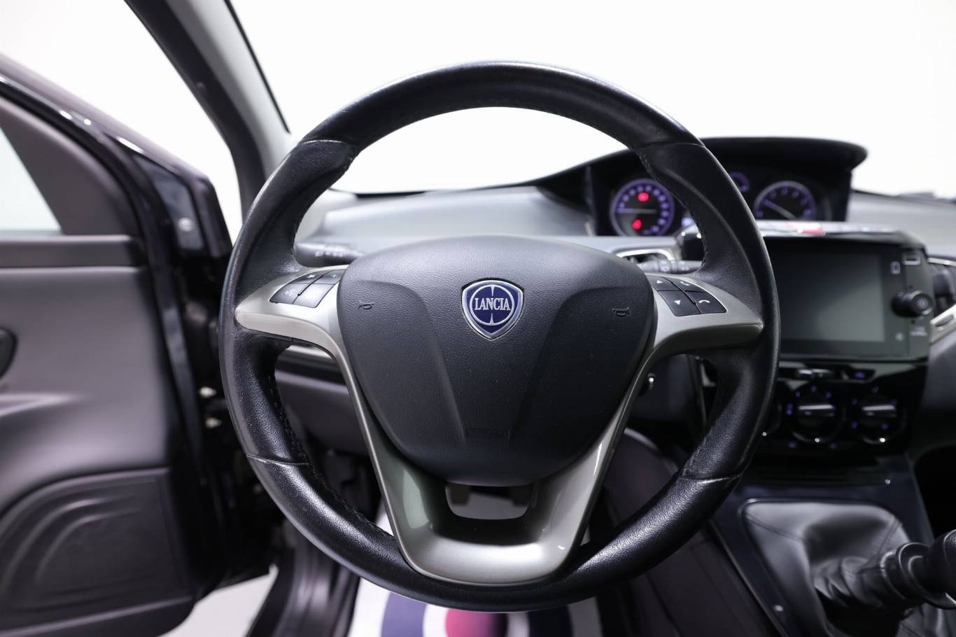 LANCIA Ypsilon 15