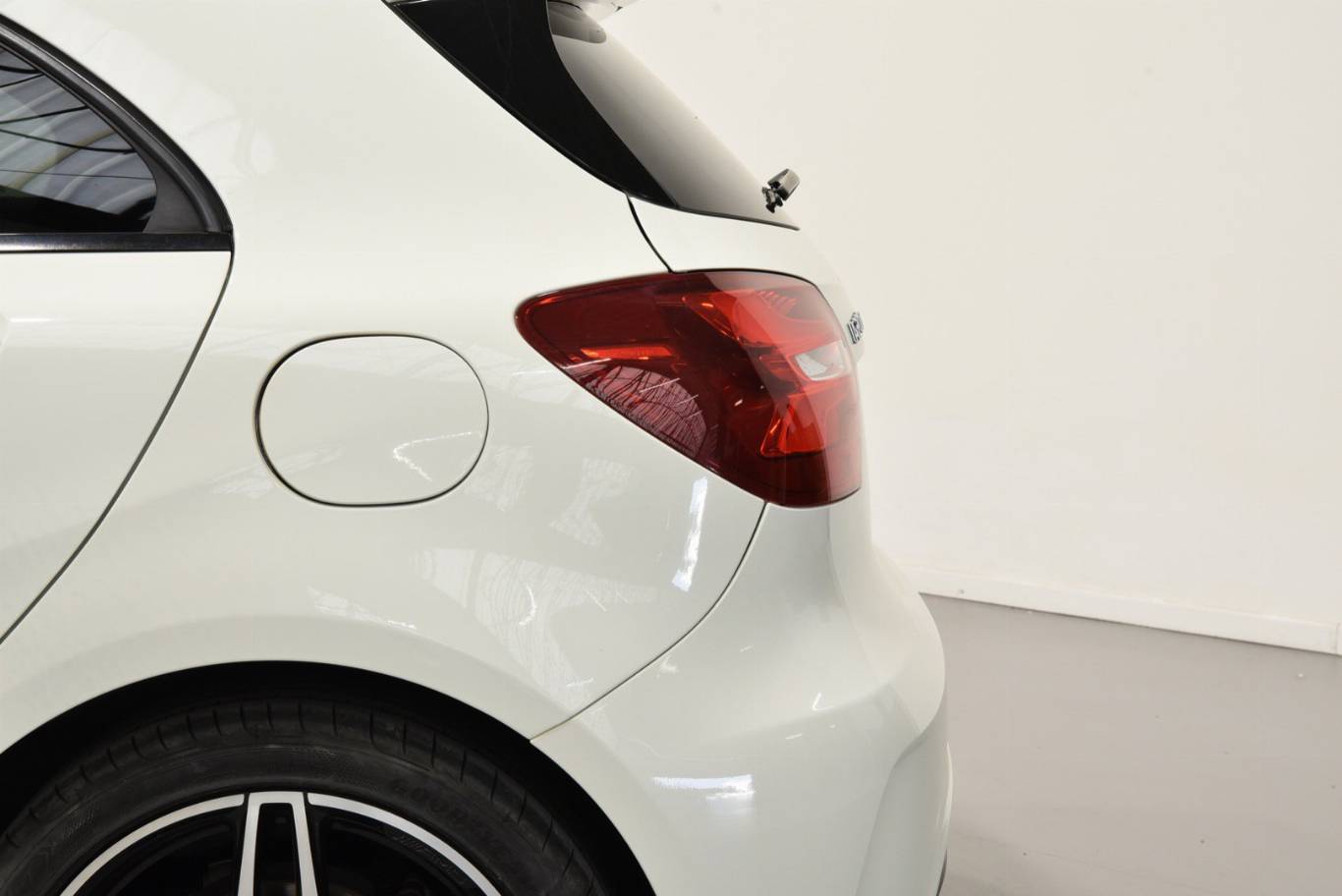 MERCEDES-BENZ A 200 41