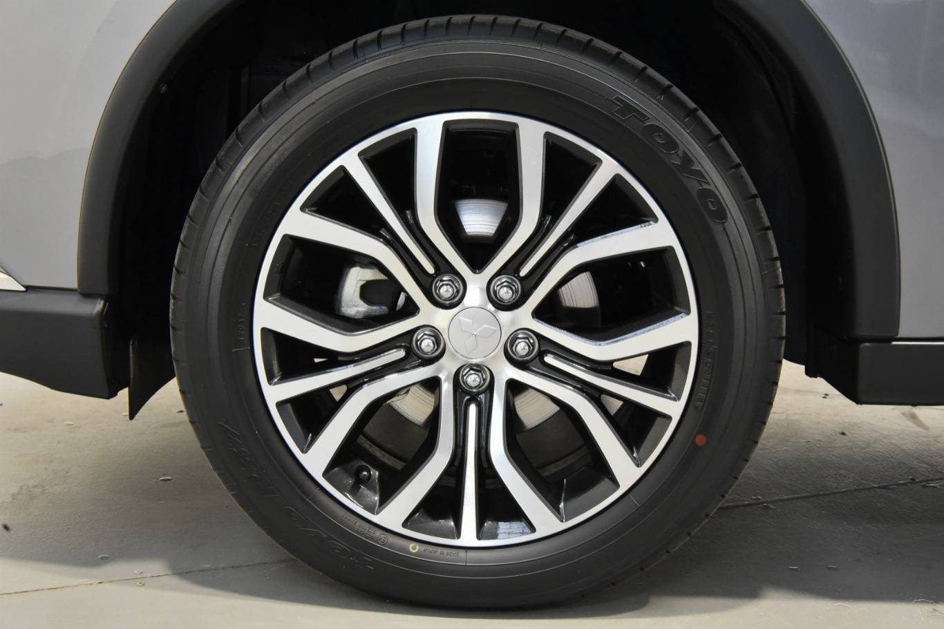 MITSUBISHI Outlander 31