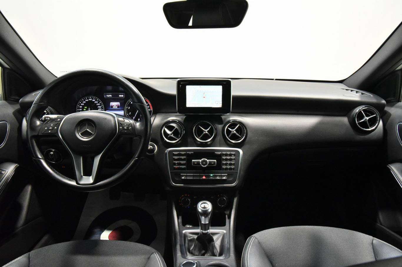 MERCEDES-BENZ A 180 33