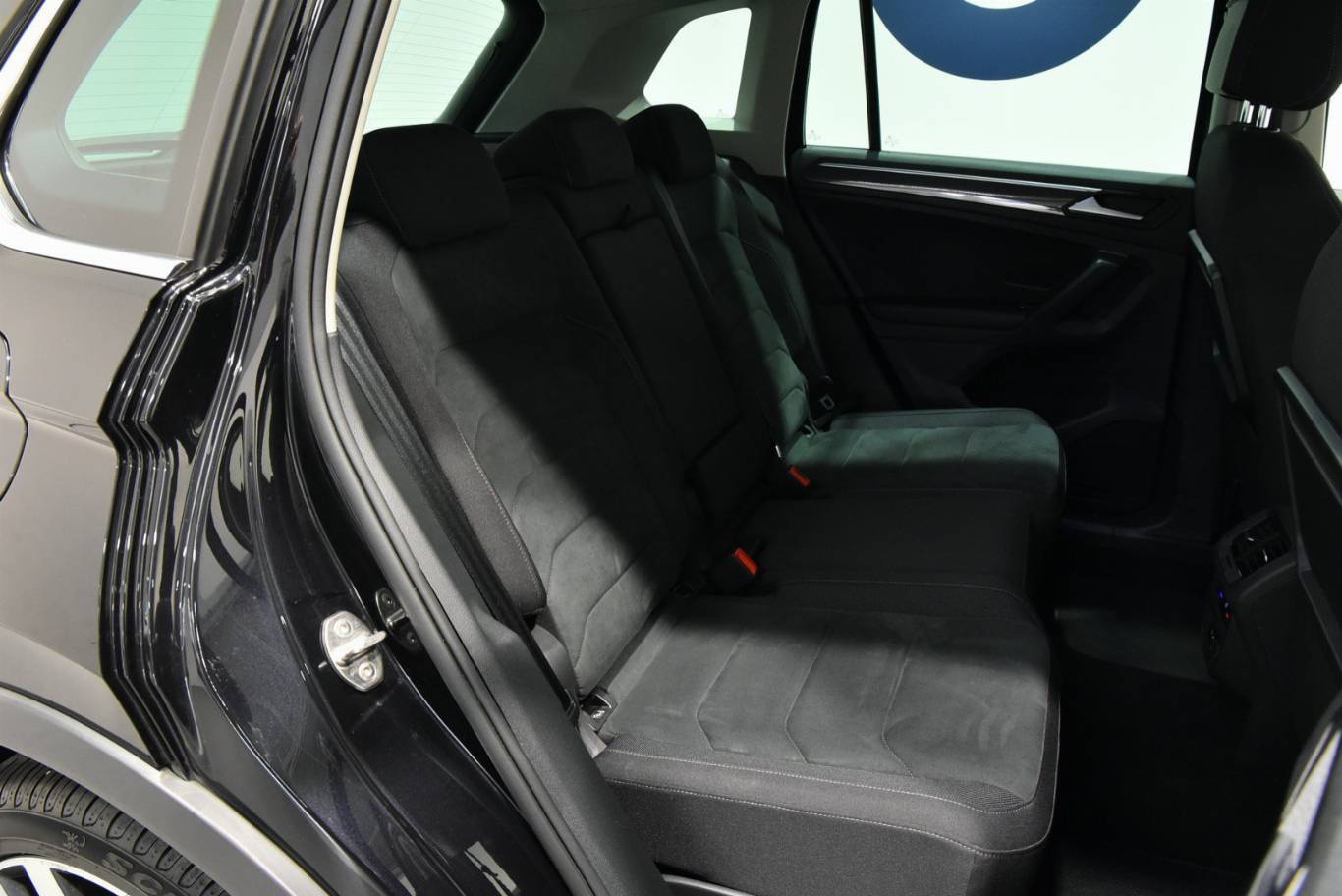 VOLKSWAGEN Tiguan 43