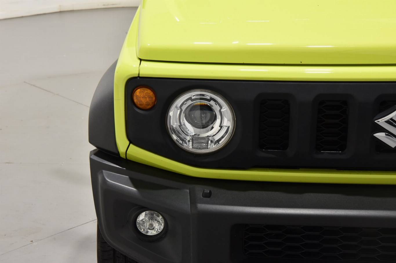 SUZUKI Jimny 17