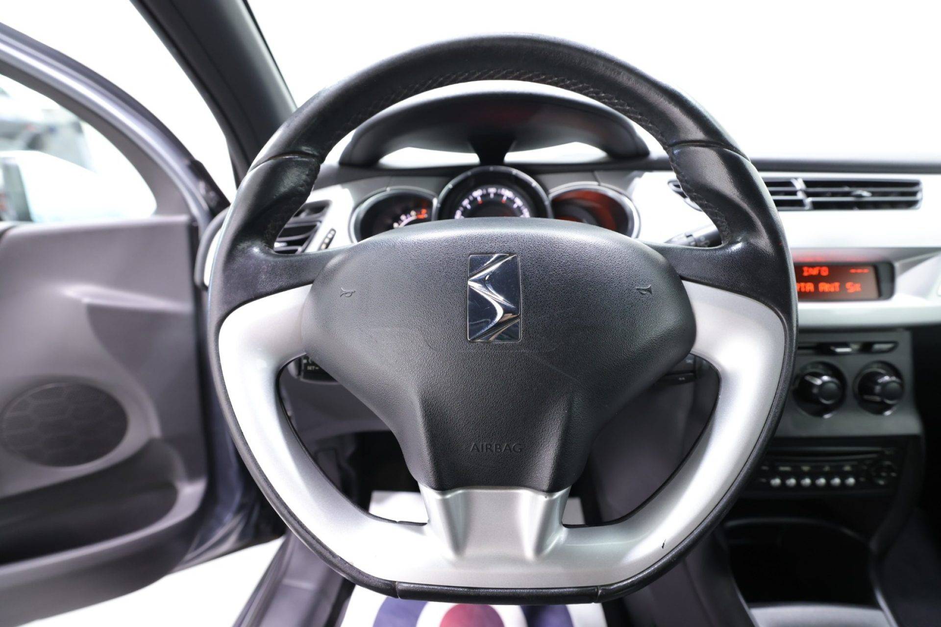 DS AUTOMOBILES DS 3