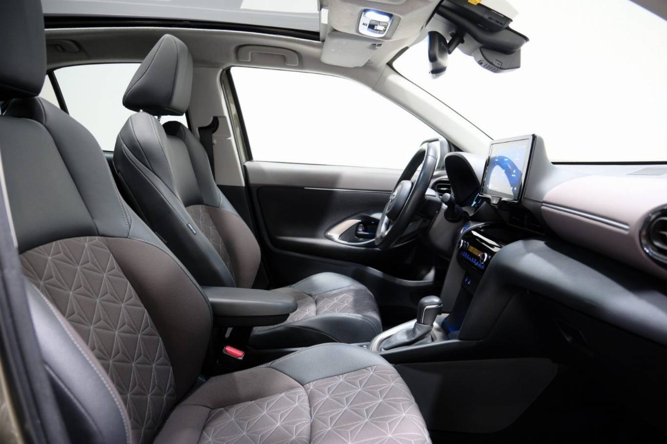 TOYOTA Yaris Cross 62