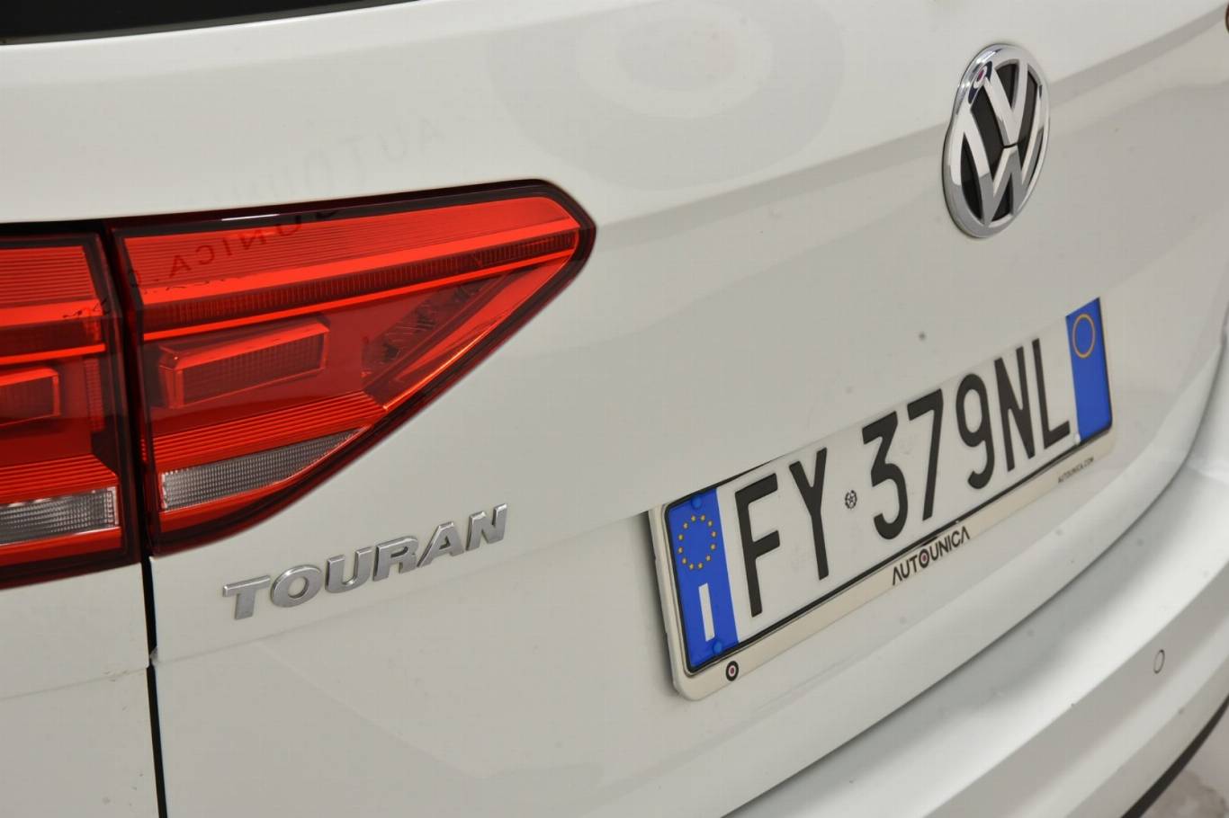 VOLKSWAGEN Touran 41