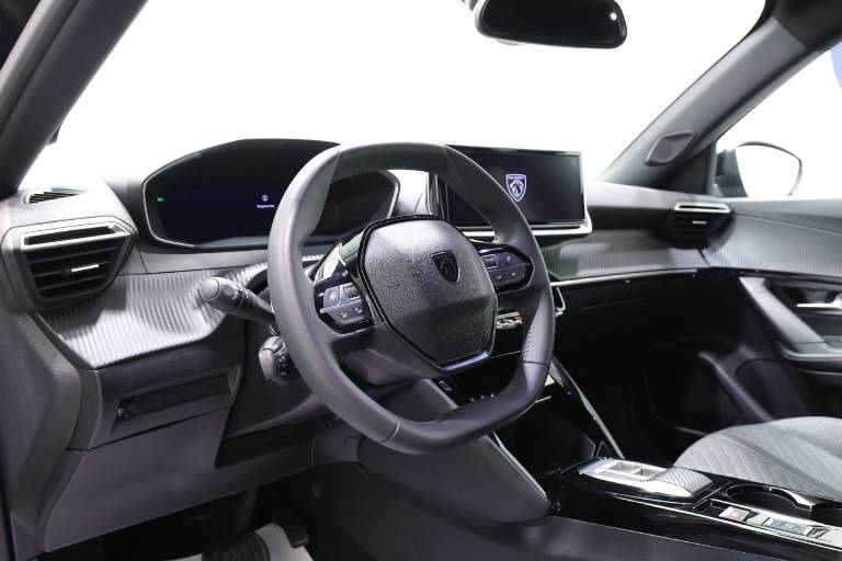 PEUGEOT 2008 5