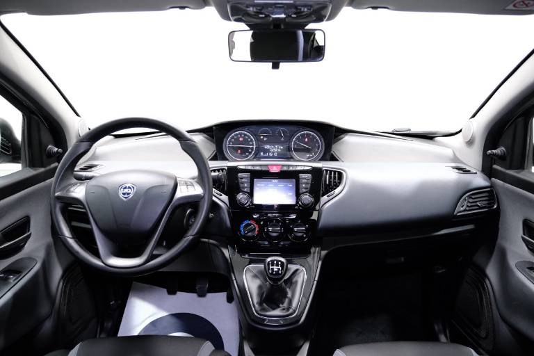 LANCIA Ypsilon 9